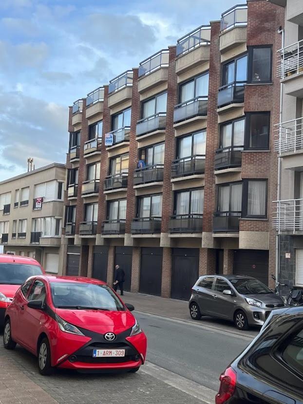 Appart Sympa 6P Avec Garage Et Terrasse Ensoleillee Et Spacieuse A 25M De La Mer Westende Middelkerke Exterior foto